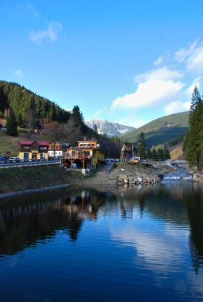 Отель Hotel Krokus, Печ Под Снежкой